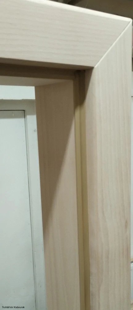 Zárubeň obložková buková 16 cm