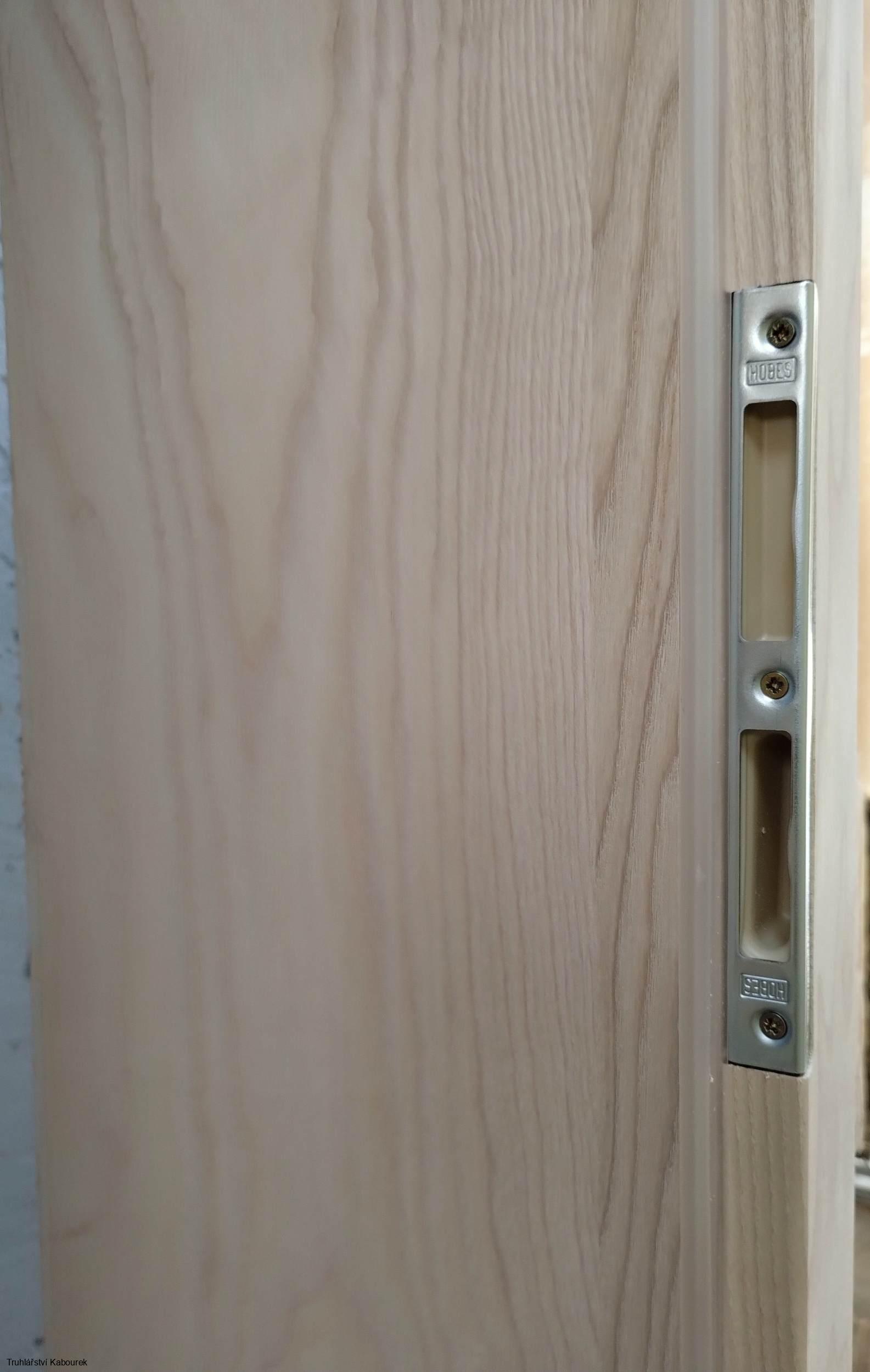 Zárubeň obložková jasanová 22 cm