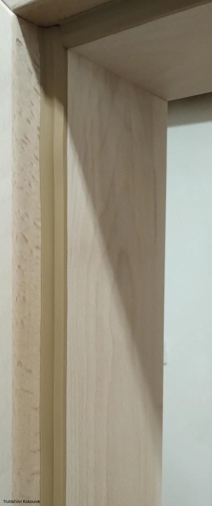 Zárubeň obložková buková 24 cm