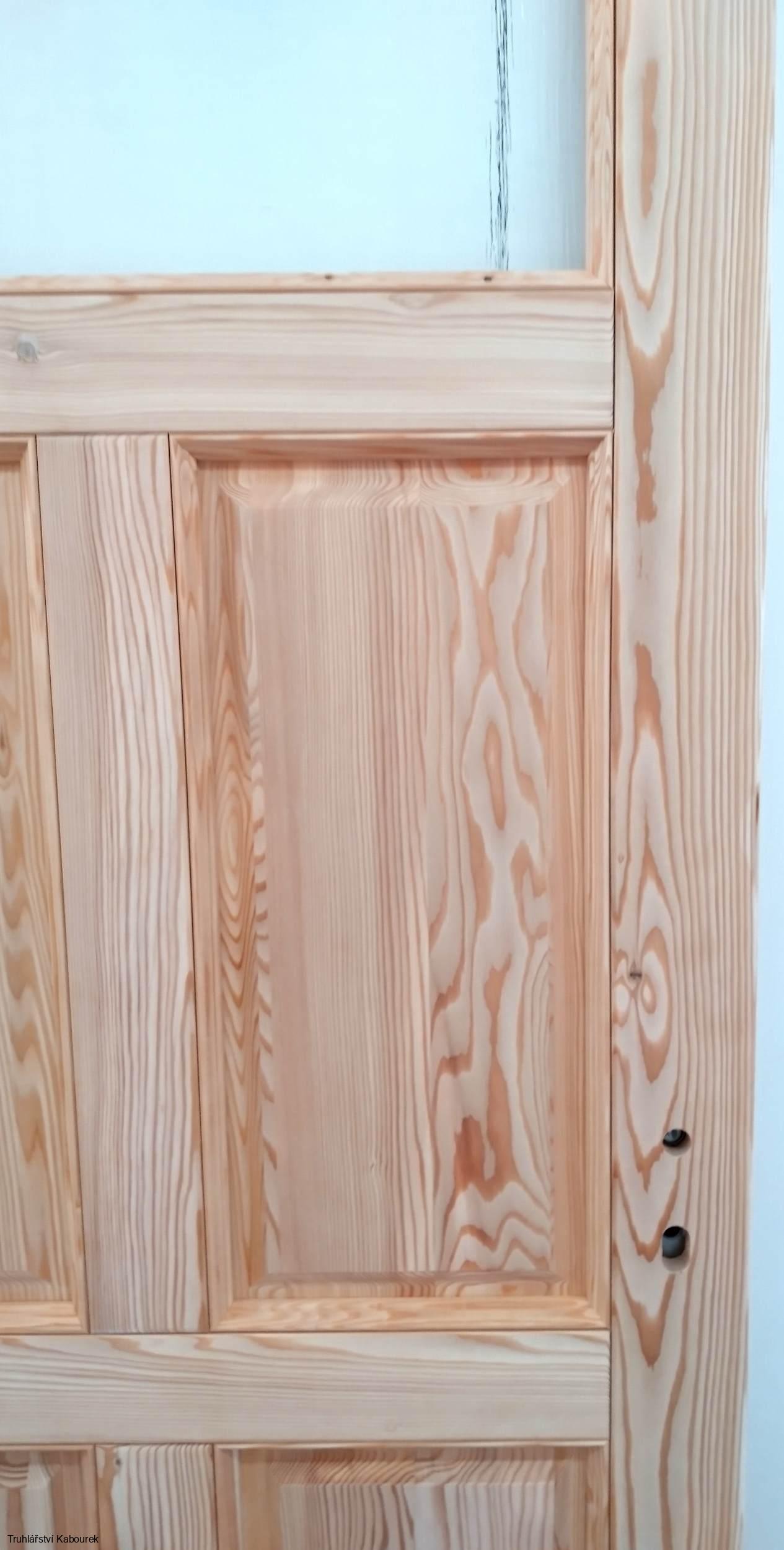 Dveře int. modřínové částečně prosklené