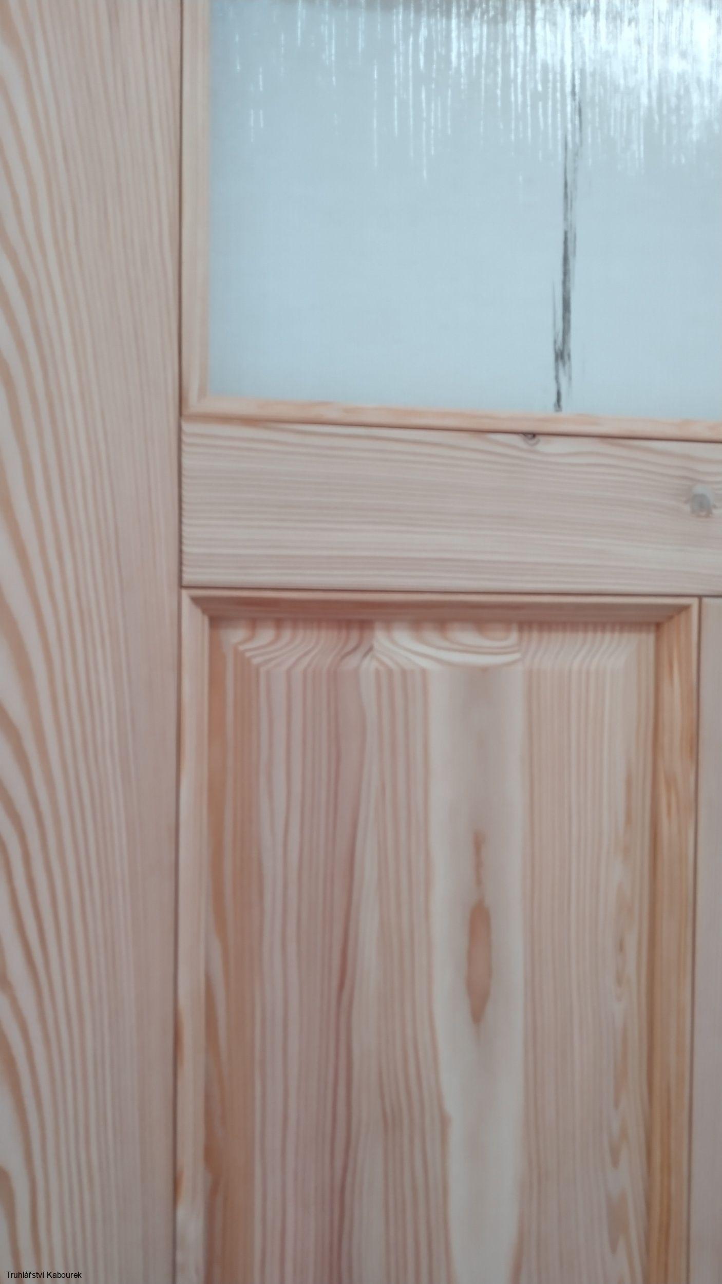 Dveře int. modřínové částečně prosklené