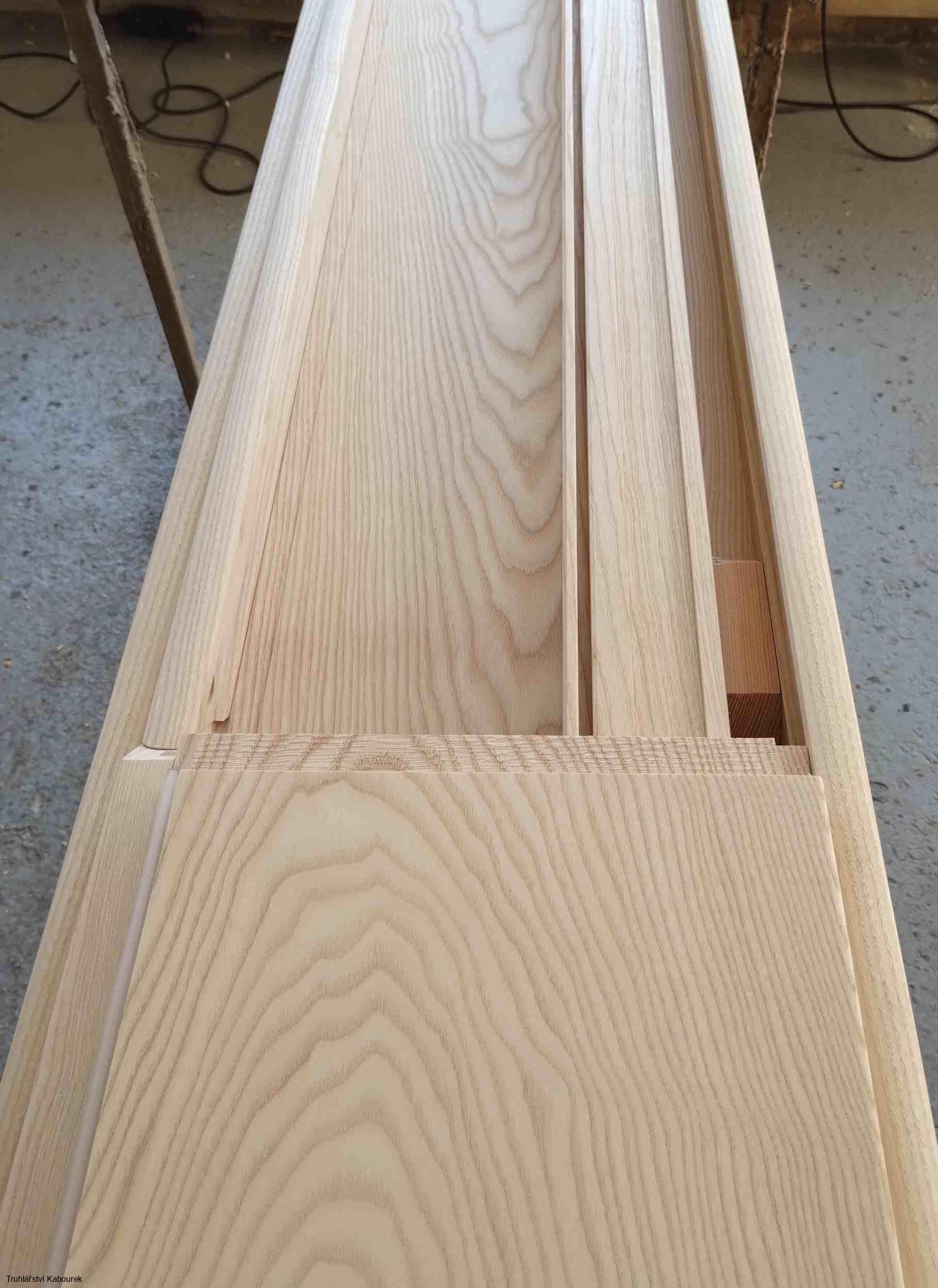 Zárubeň obložková jasanová 36 cm